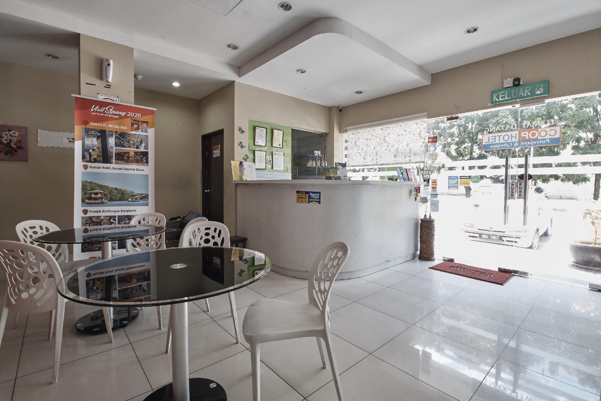 קמפונג דנגקיל Coop Hotel Putrajaya & Cyberjaya מראה חיצוני תמונה