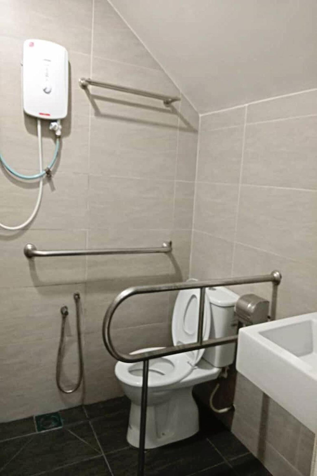 קמפונג דנגקיל Coop Hotel Putrajaya & Cyberjaya מראה חיצוני תמונה